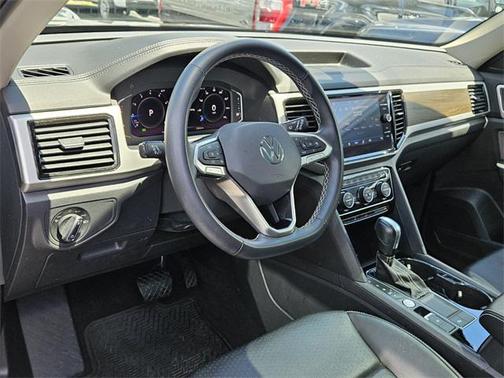 2022 Volkswagen Atlas 2.0T SE w/Technology