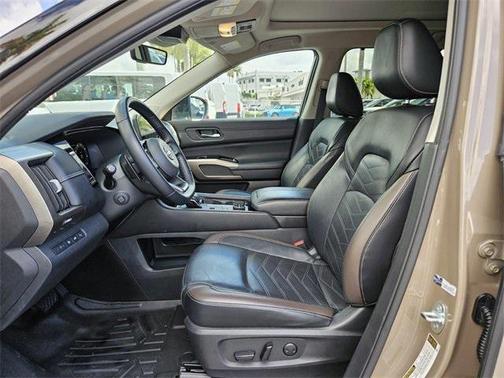 2023 Nissan Pathfinder Platinum 4WD