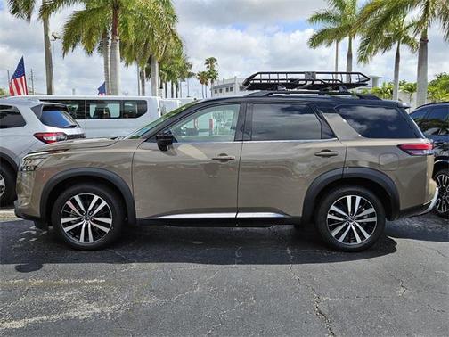 2023 Nissan Pathfinder Platinum 4WD