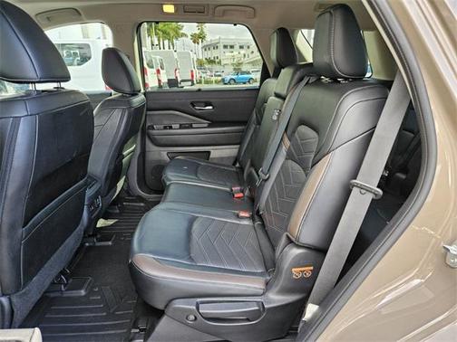 2023 Nissan Pathfinder Platinum 4WD