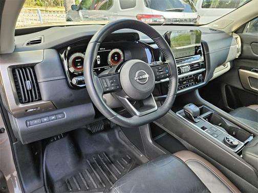 2023 Nissan Pathfinder Platinum 4WD