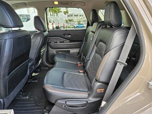 2023 Nissan Pathfinder Platinum 4WD