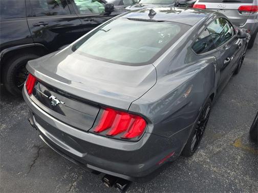 2022 Ford Mustang EcoBoost