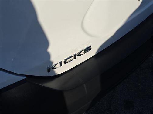 2019 Nissan Kicks S