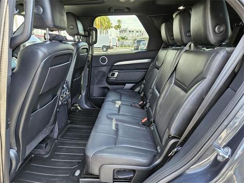 2020 Land Rover Discovery Landmark Edition