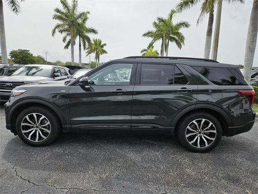 2022 Ford Explorer ST-Line