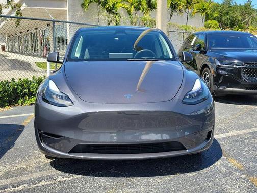 Midnight Silver Metallic 2023 Tesla Model Y Performance Dual Motor All-Wheel Drive