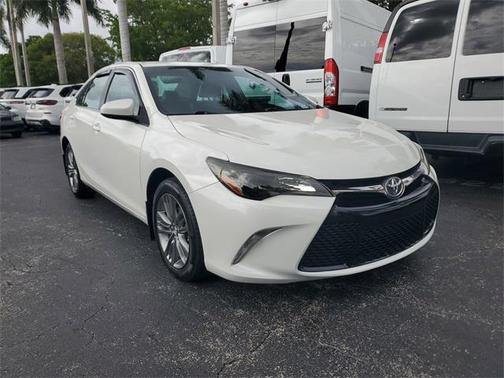 2016 Toyota Camry SE