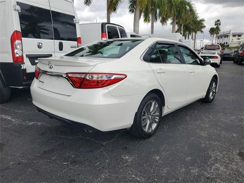 2016 Toyota Camry SE
