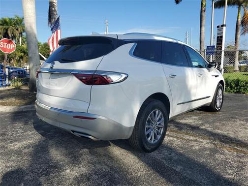 2023 Buick Enclave Essence FWD