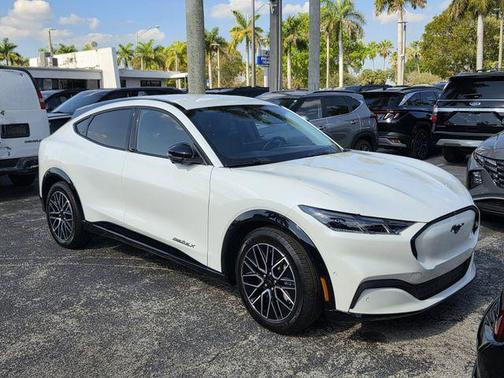 STAR WHITE MET TRI-COAT 2024 Ford Mustang Mach-E Premium