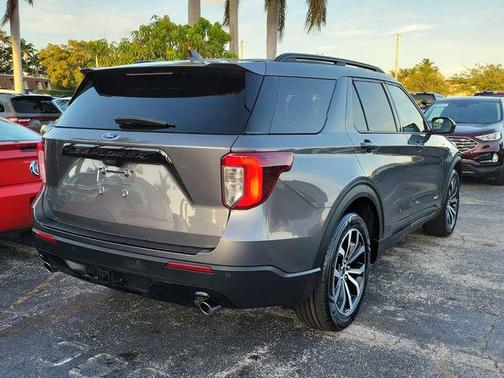 CARBONIZED GRAY METALLIC 2022 Ford Explorer ST-Line