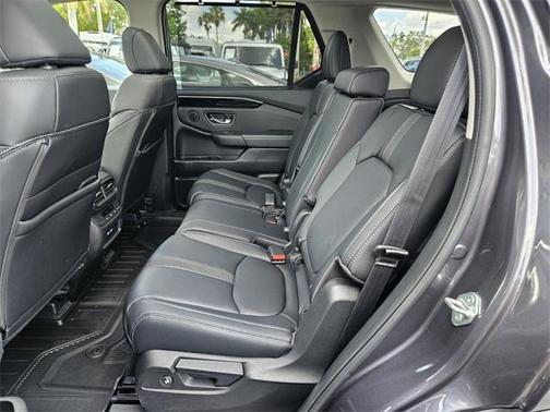 2023 Honda Pilot Touring 8-Passenger