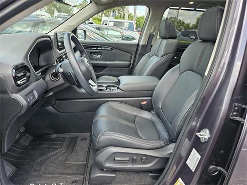 2023 Honda Pilot Touring 8-Passenger