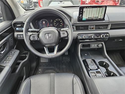 2023 Honda Pilot Touring 8-Passenger