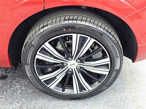 2022 Volvo XC60 B5 Inscription