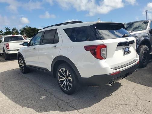 2022 Ford Explorer ST-Line