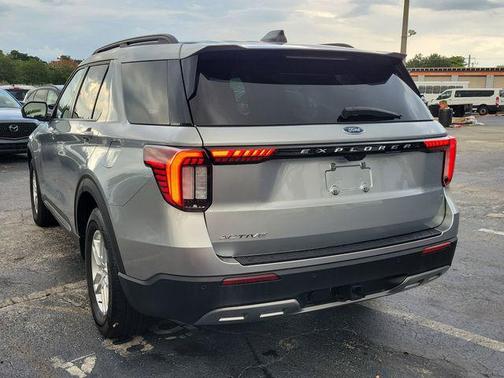 ICONIC SILVER METALLIC 2025 Ford Explorer Active