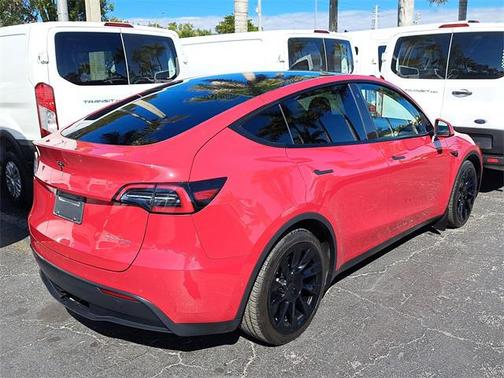 2022 Tesla Model Y Long Range Dual Motor All-Wheel Drive