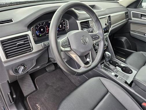 2023 Volkswagen Atlas 2.0T SE w/Technology