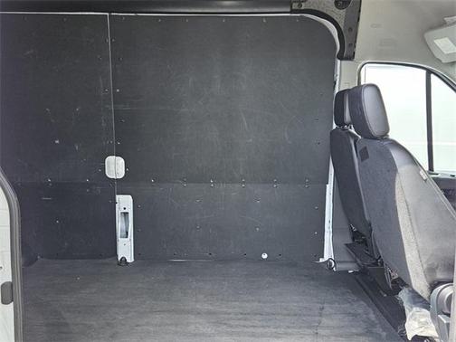 2022 Ford Transit-250 Base