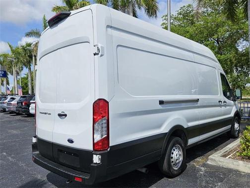 2022 Ford Transit-250 Base