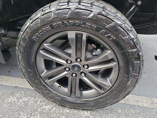 AGATE BLACK METALLIC 2022 Ford F-150 XLT