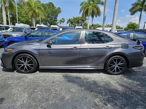 2022 Toyota Camry SE