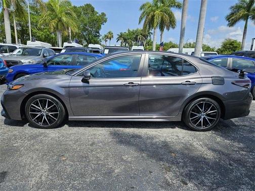 2022 Toyota Camry SE