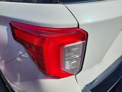 STAR WHITE MET TRI-COAT 2023 Ford Explorer XLT