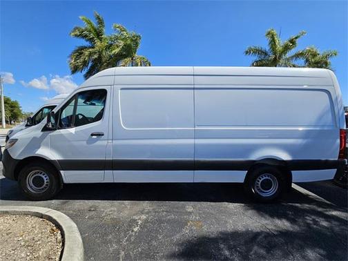 2023 Mercedes-Benz Sprinter 2500 Crew 170 WB