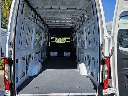 2023 Mercedes-Benz Sprinter 2500 Crew 170 WB