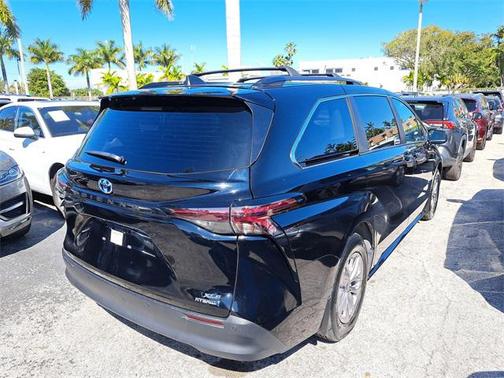 2024 Toyota Sienna XLE