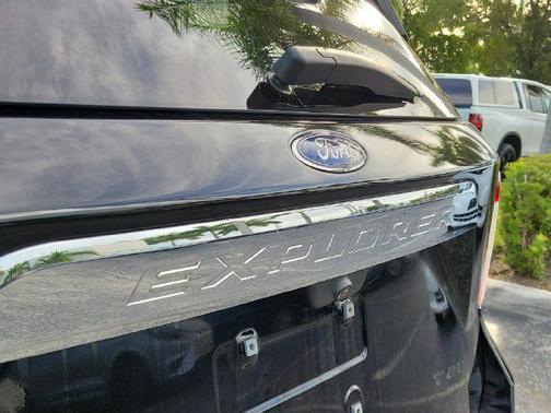 Agate Black Metallic 2021 Ford Explorer XLT