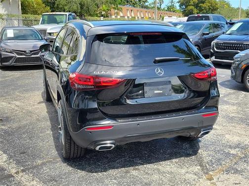 2021 Mercedes-Benz GLA 250 Base 4MATIC