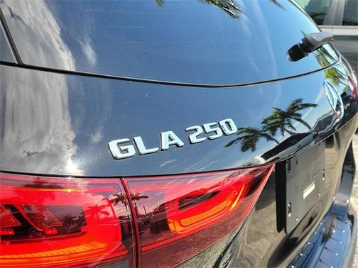2021 Mercedes-Benz GLA 250 Base 4MATIC