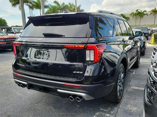 Agate Black Metallic 2025 Ford Explorer Platinum