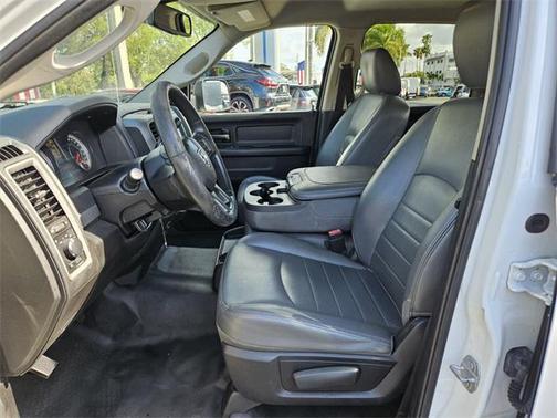 2018 RAM 3500 Tradesman Crew Cab 4x2 8' Box