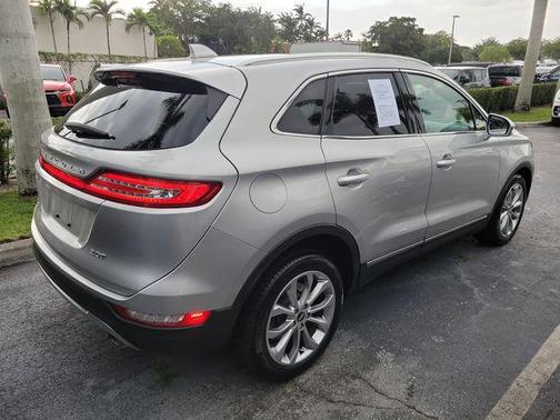 INGOT SILVER METALLIC 2017 Lincoln MKC Select