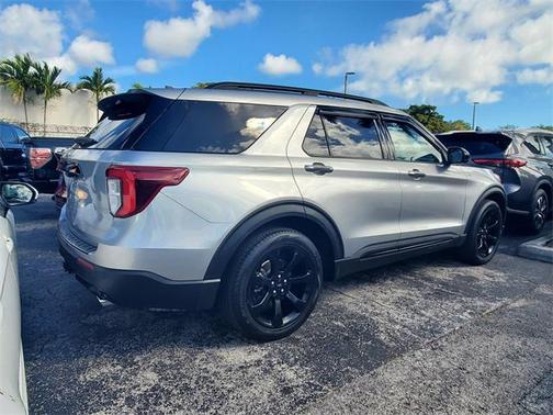 2023 Ford Explorer ST-Line