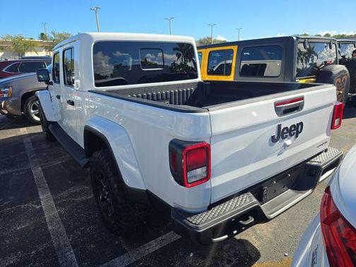 2025 Jeep Gladiator High Tide
