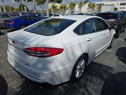 2020 Ford Fusion SE