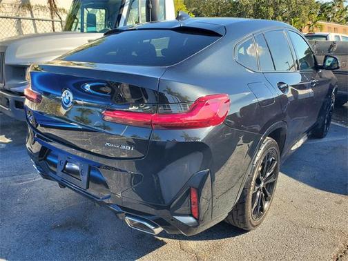 2023 BMW X4 xDrive30i