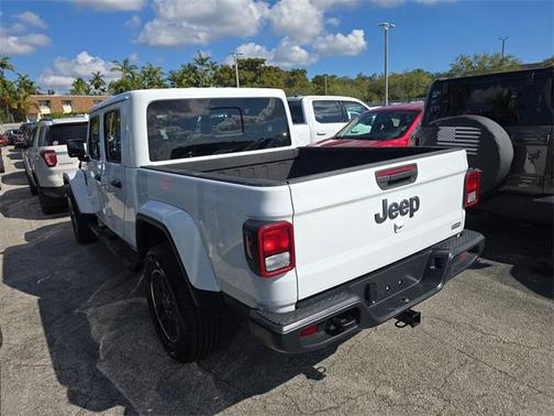 2023 Jeep Gladiator Overland