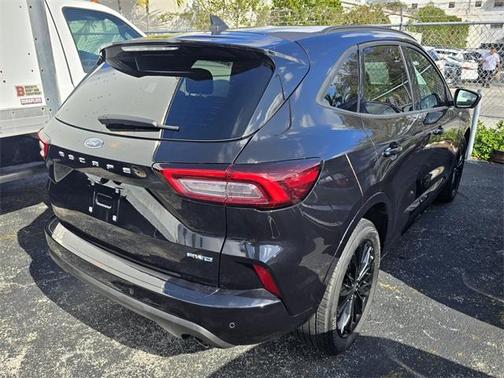 2023 Ford Escape ST-Line Elite