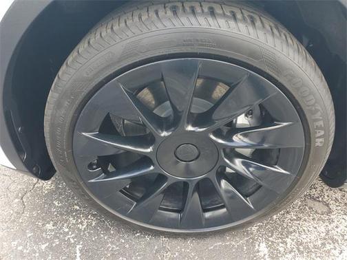 2024 Tesla Model Y Long Range Dual Motor All-Wheel Drive