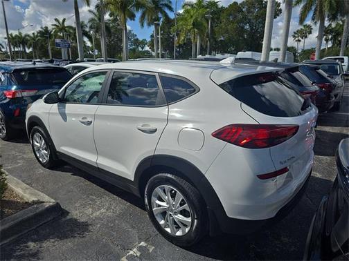 2021 Hyundai TUCSON SE