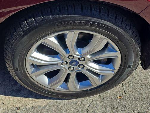 2021 Ford Edge Titanium