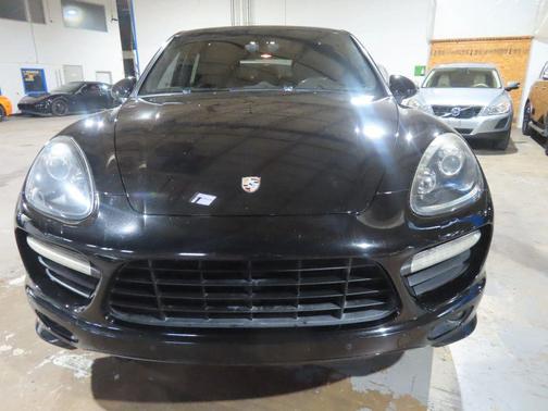 2013 Porsche Cayenne GTS