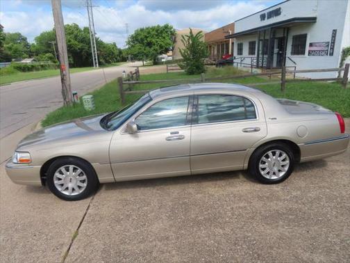 2006 Lincoln Town Car Signature